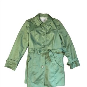 Liz Claiborne Green Trenchcoat Spring Raincoat Fresh 100% polyester w/ self belt